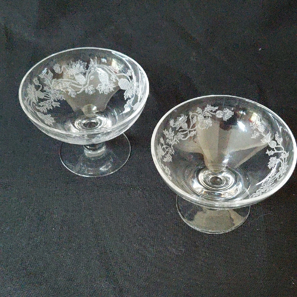 Elegant Clear Glass Dessert Bowls with Floral Etching